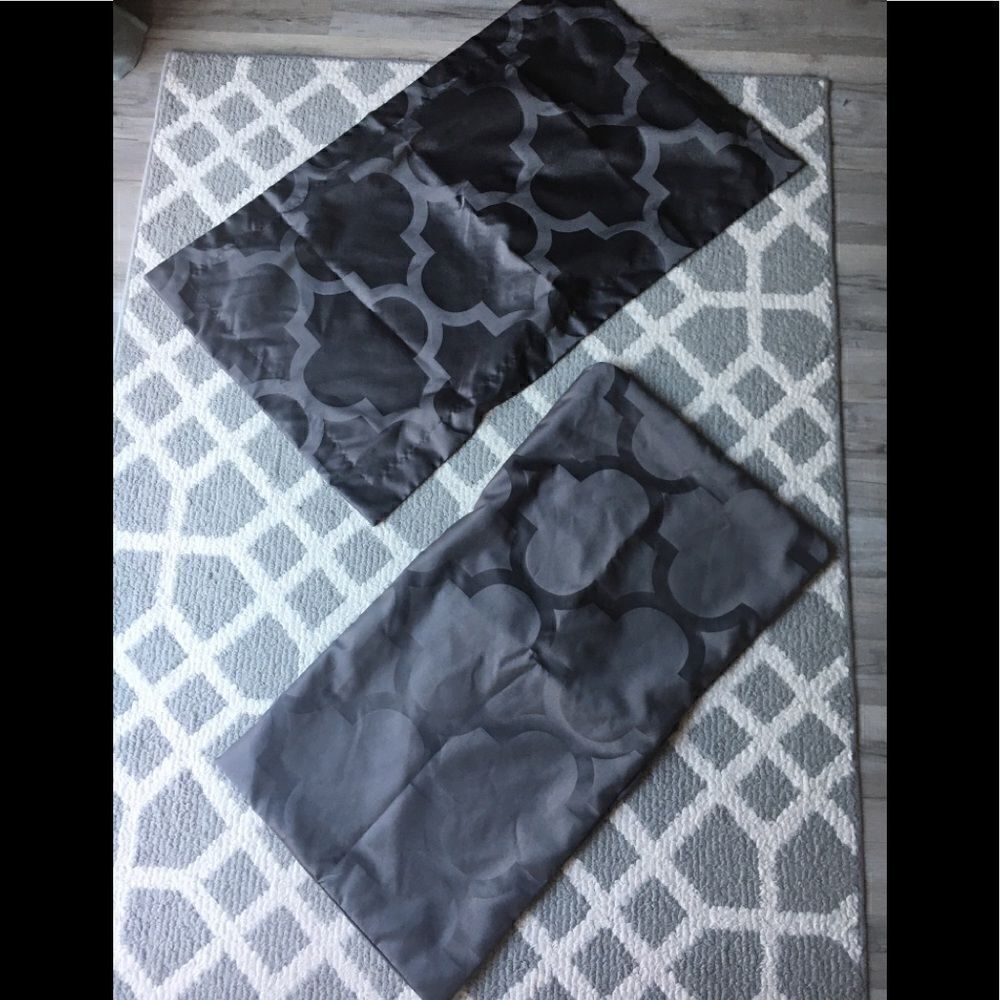 Pair of Shams  - Picture 12 of 12